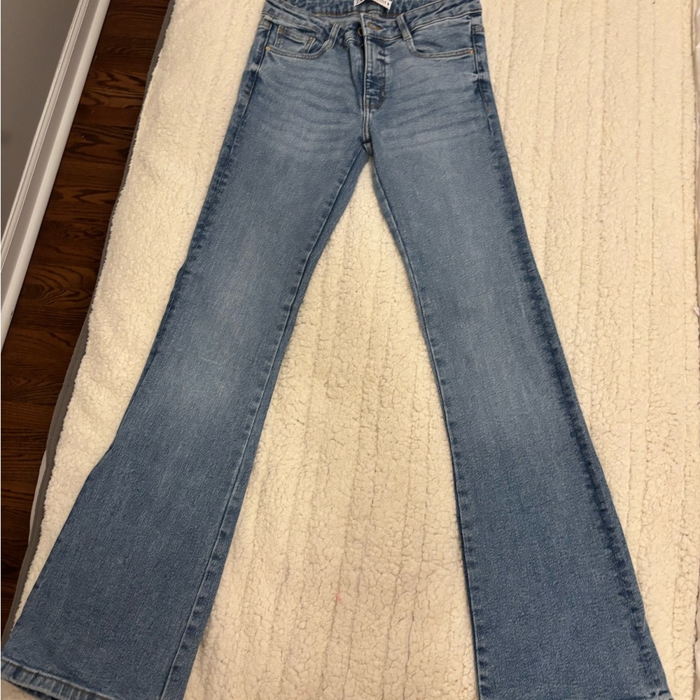Zara Mid-Rise bootcut jeans (light wash)